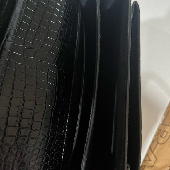 SUNSET MEDIUM CHAIN BAG IN CROCODILE-EMBOSSED SHINY LEATHER - Picture 5 of 8